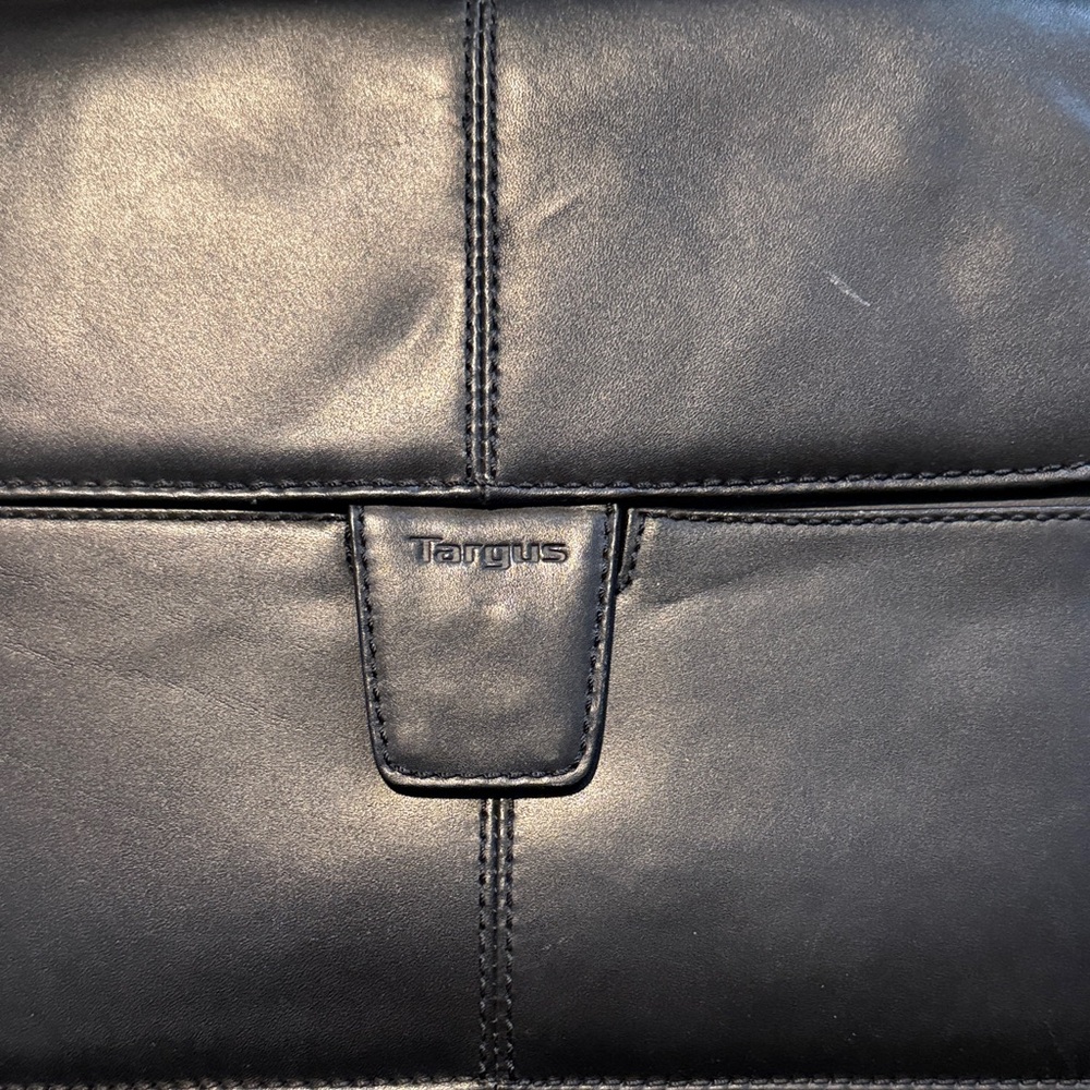 Targus Black Leather iPad / Laptop Bag